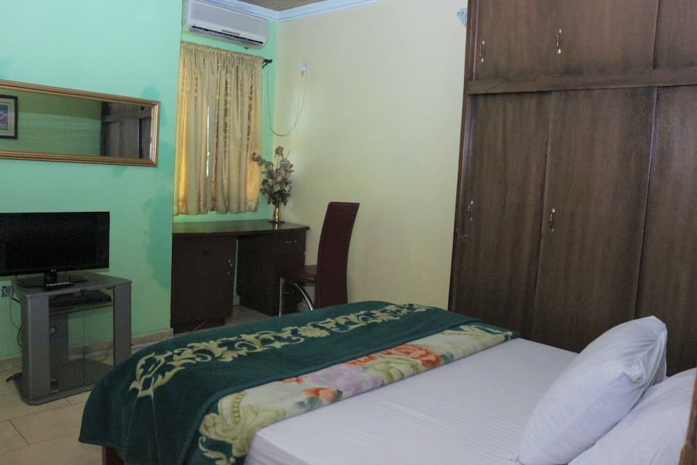 Chisam Suites