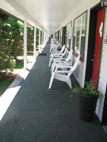Hanging Lake Inn