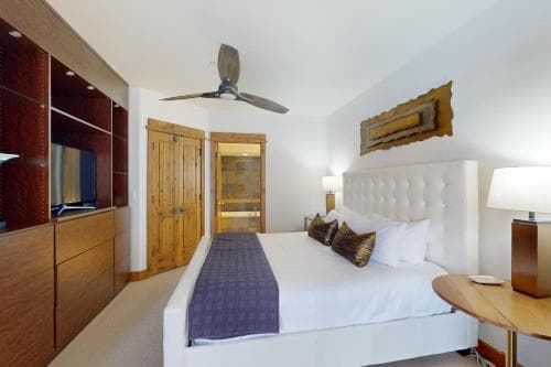 Settlers Lodge 104