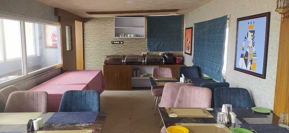 Pipul Padmaja Beach Inn