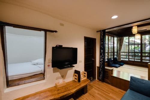 Zhou Ye Cottage