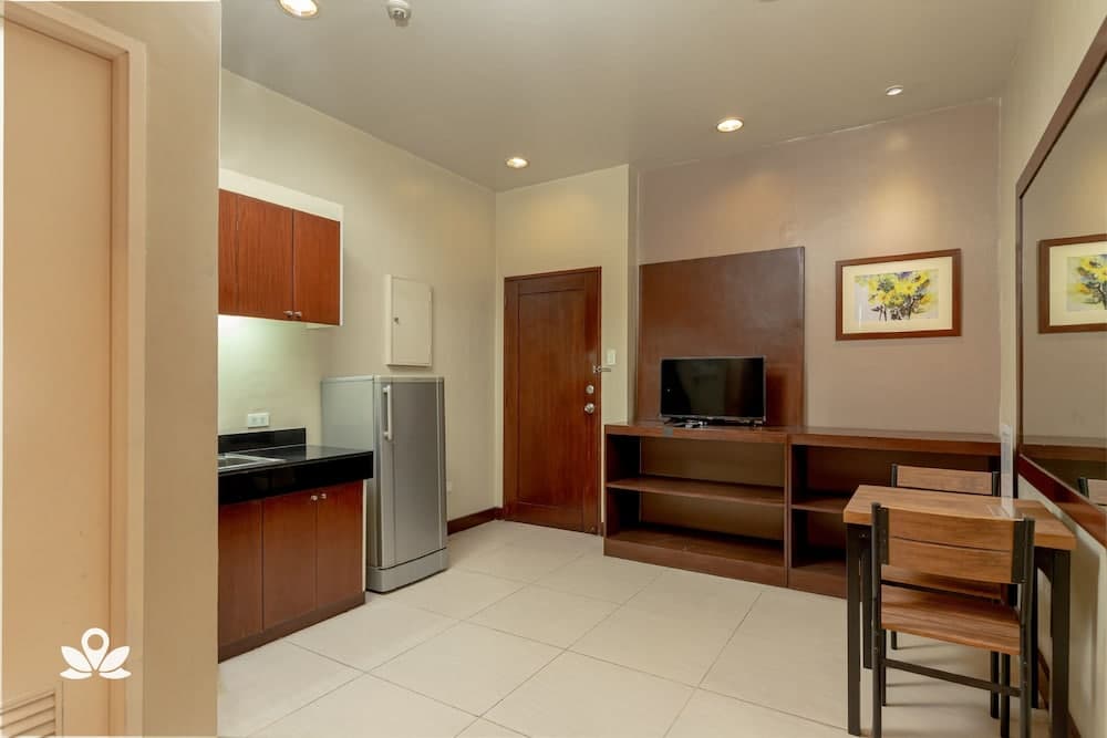Hotel 878 Libis