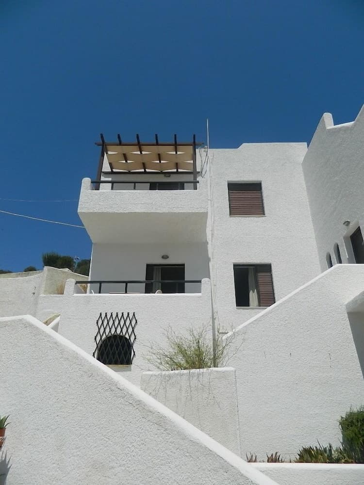 Marou Hotel