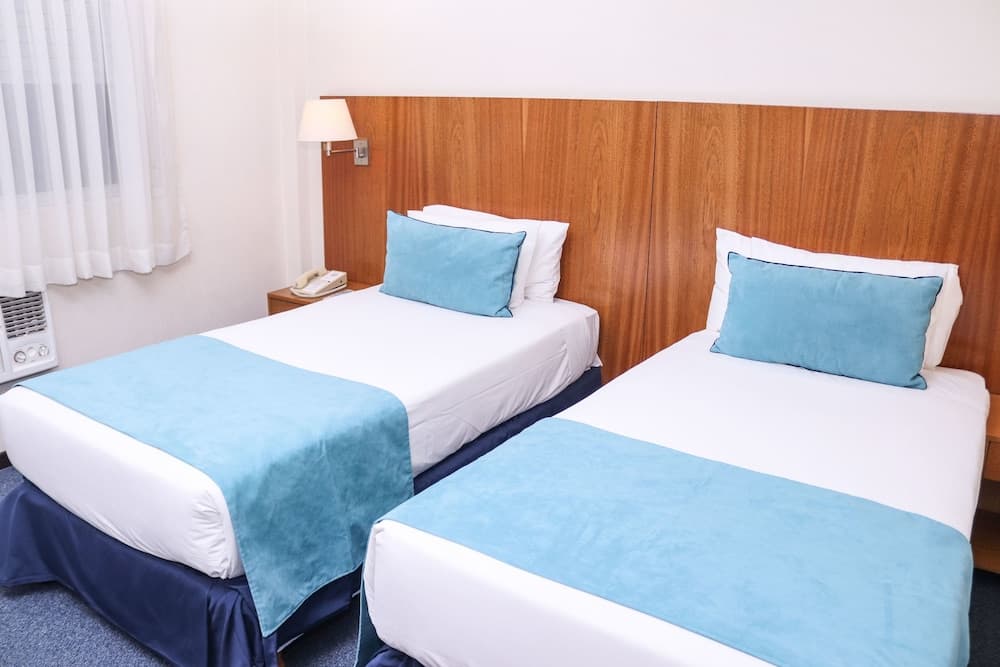Le Petit Suites