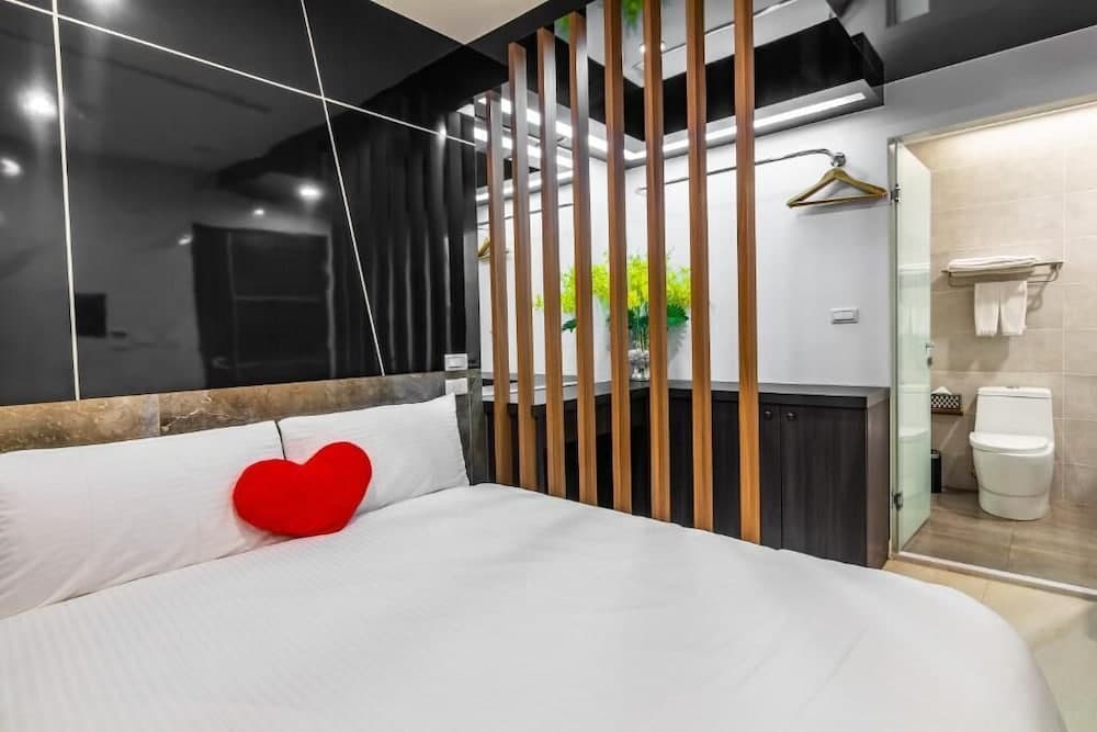 Sun Moon Tea Hotel