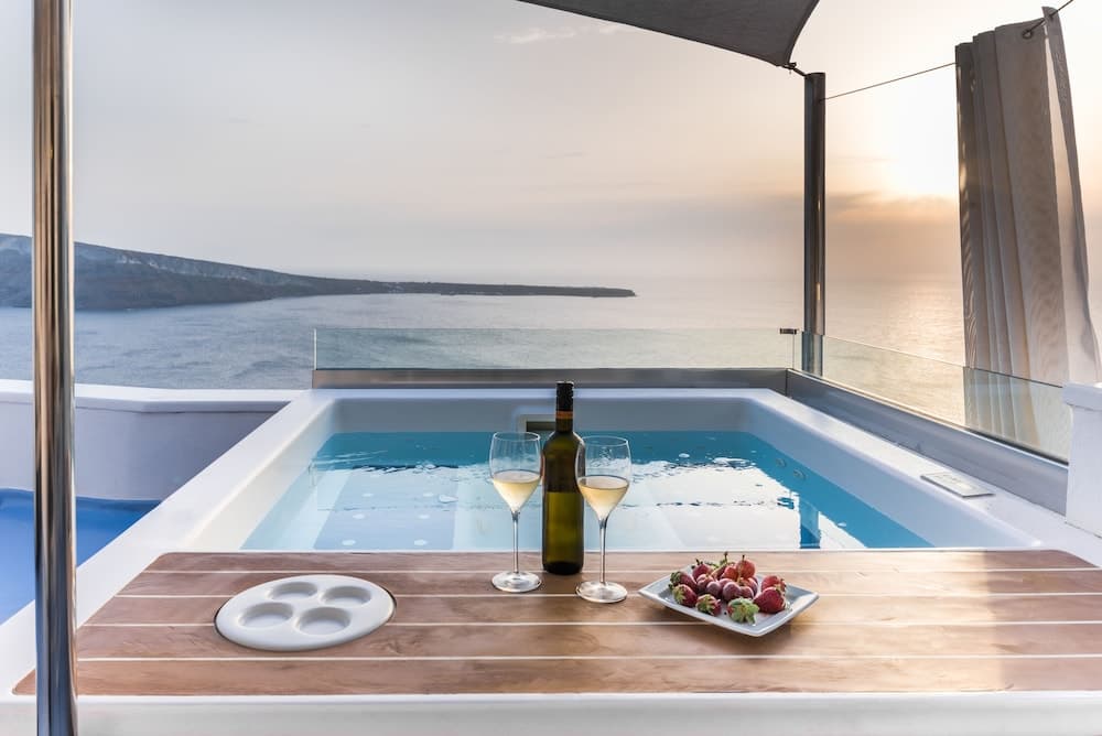 Hyperion Oia Suites