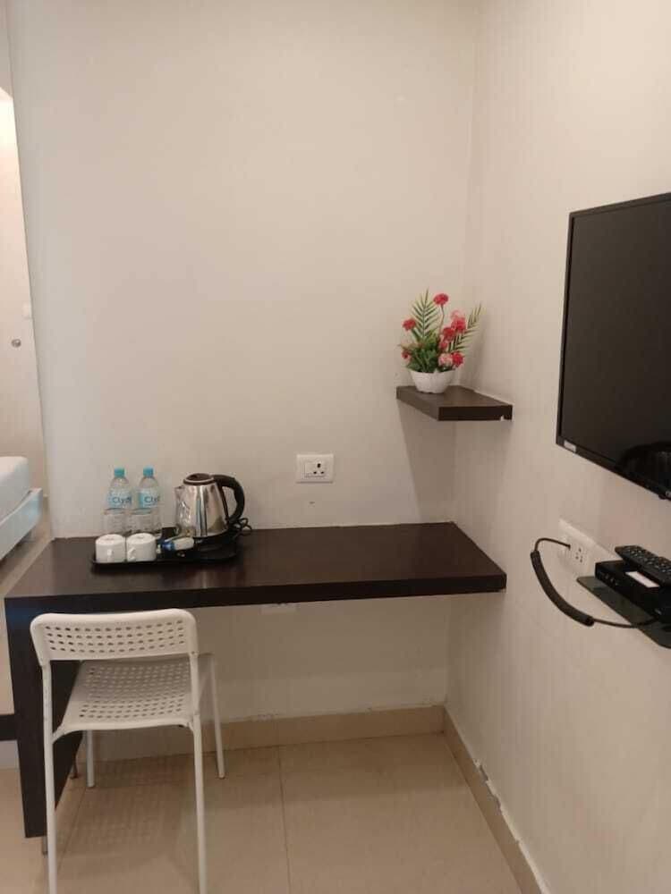 Yuvraj Palace Inn