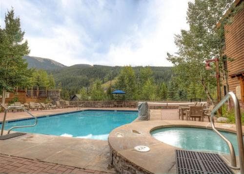 Jackpine Lodge