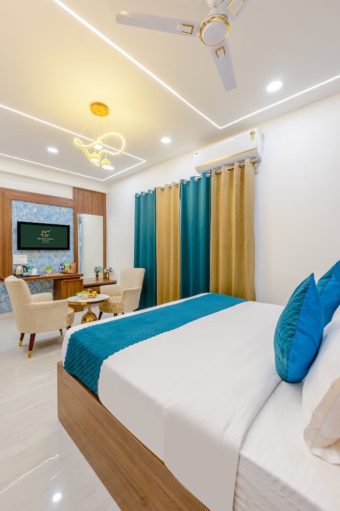 HONEYVEILS PALACE