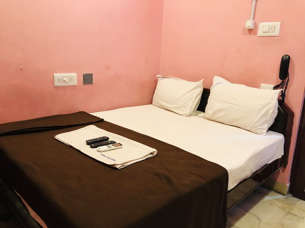 Hotel Varsha
