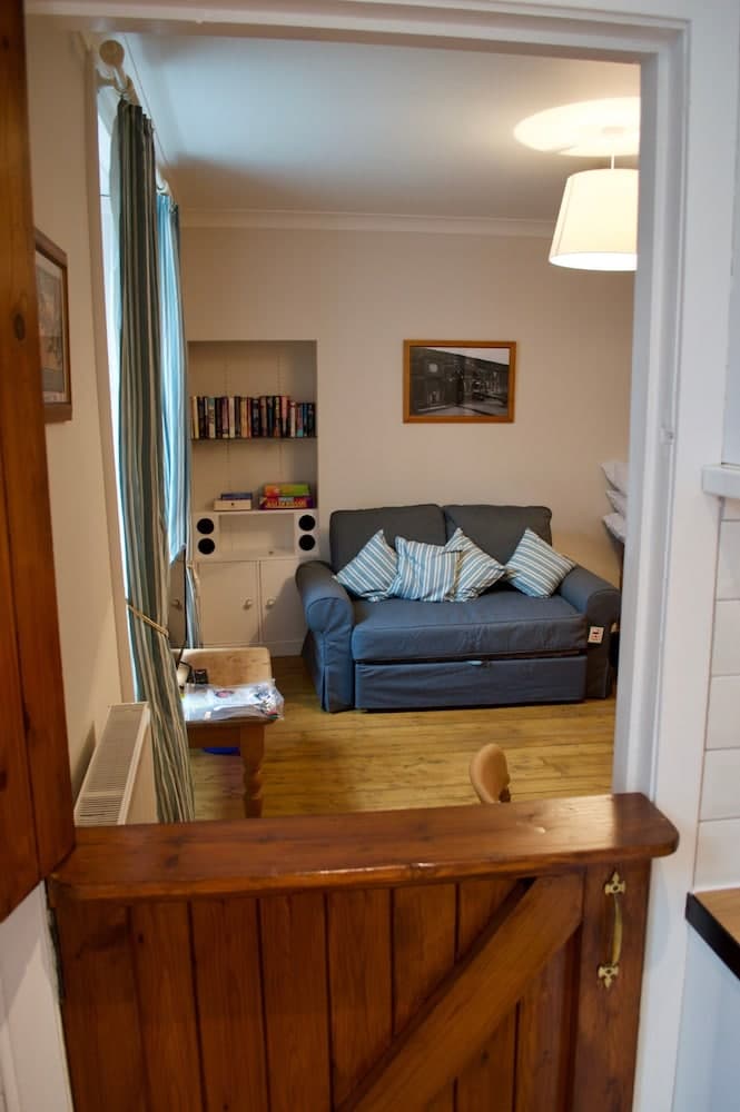 City Centre, Newly Refurbished Stylish Apartment