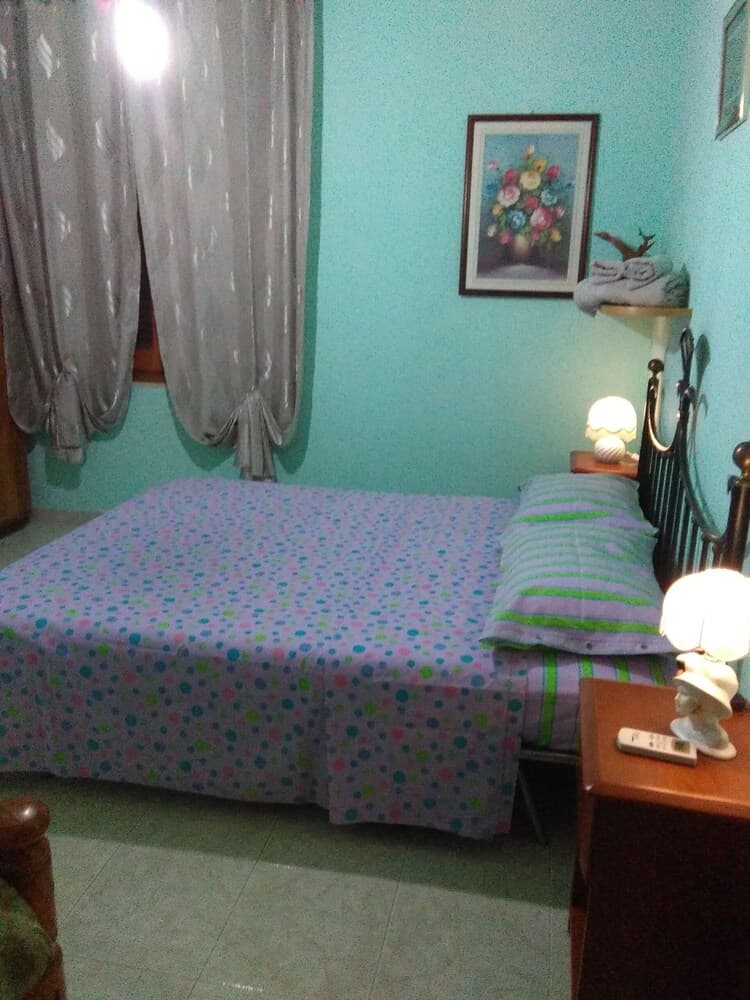 B&B Free Zone
