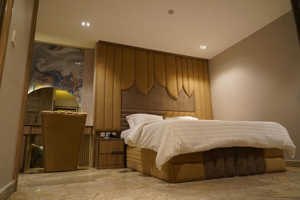 Evana Hotels