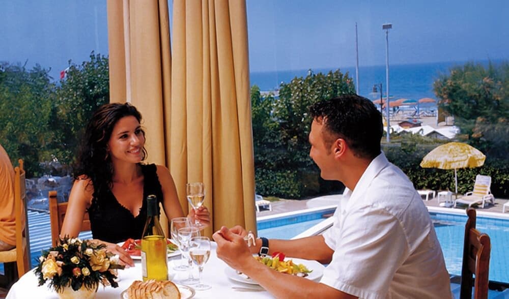 Alexandra Plaza