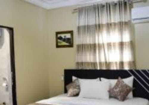 DCM Hotel & Suites