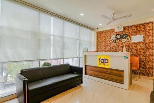 Fabexpress The Mall Inn