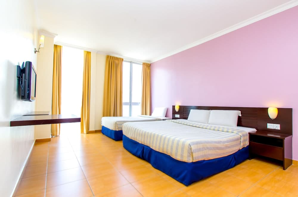 Ample Hotel