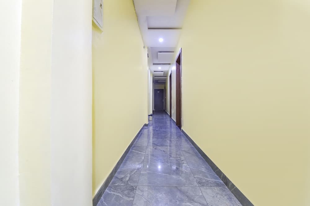 Fabhotel Madhav