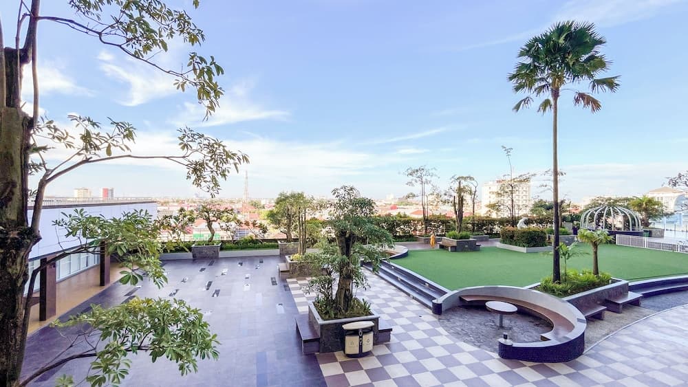 Simply Design Studio Apartment at Vida View Makassar By Travelio
