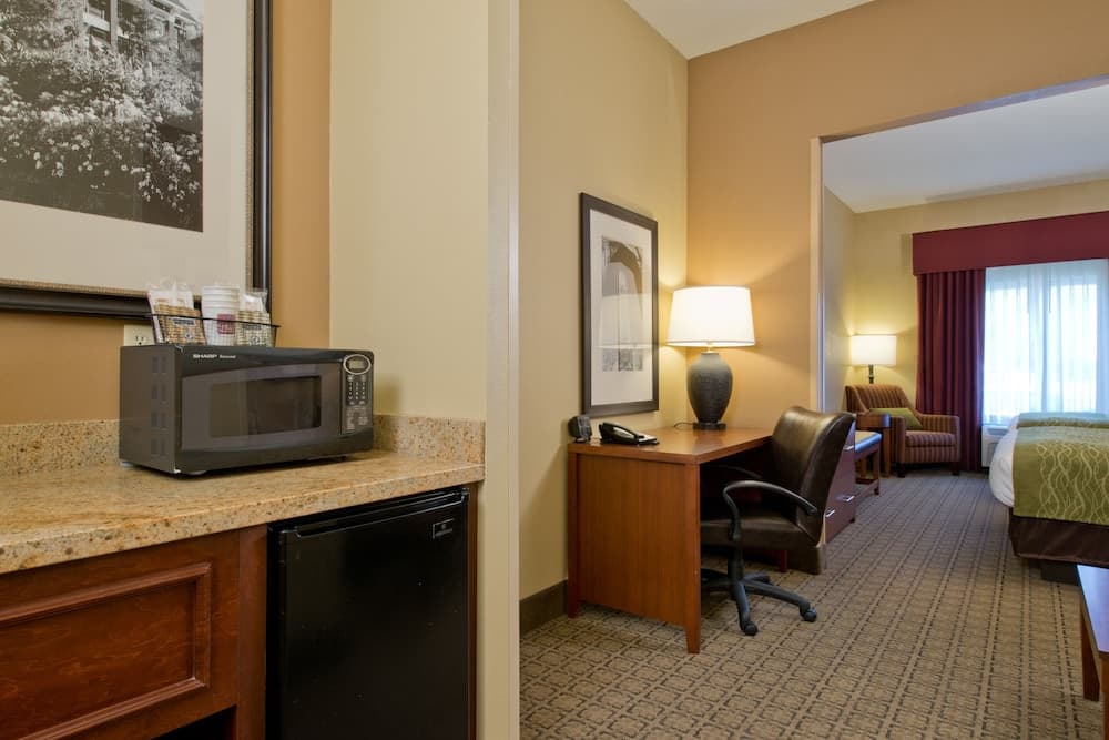 Comfort Suites