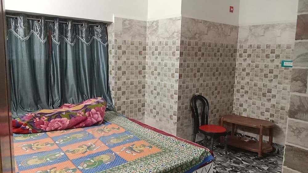 Mayapur Yatri Nivas