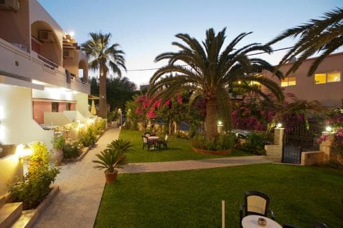Nikolas Suites