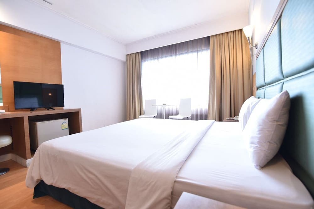 Mayflower Grande Hotel