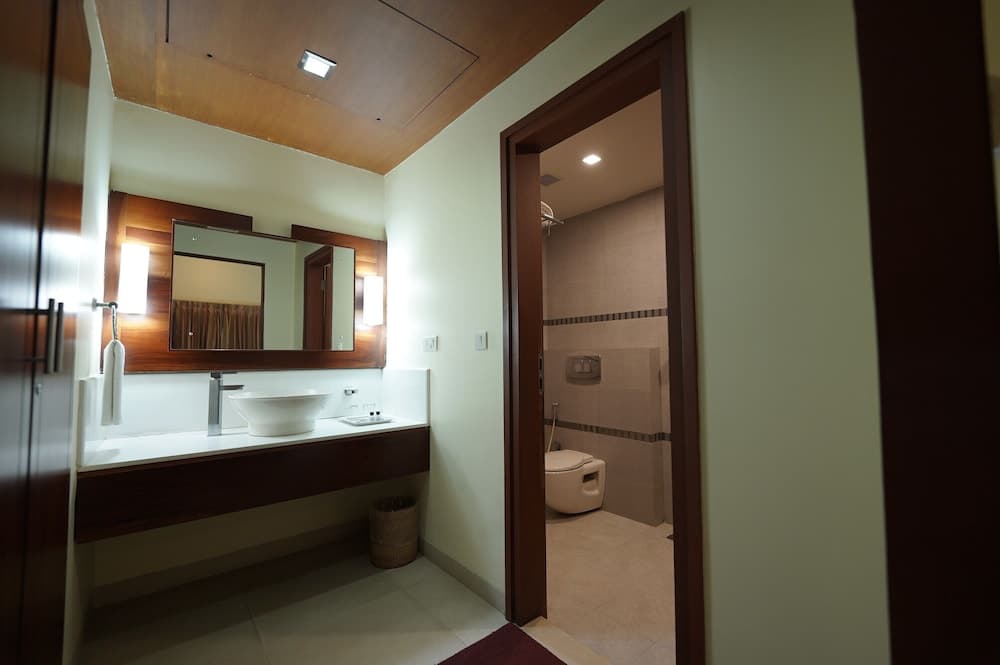 Hotel Devaragam