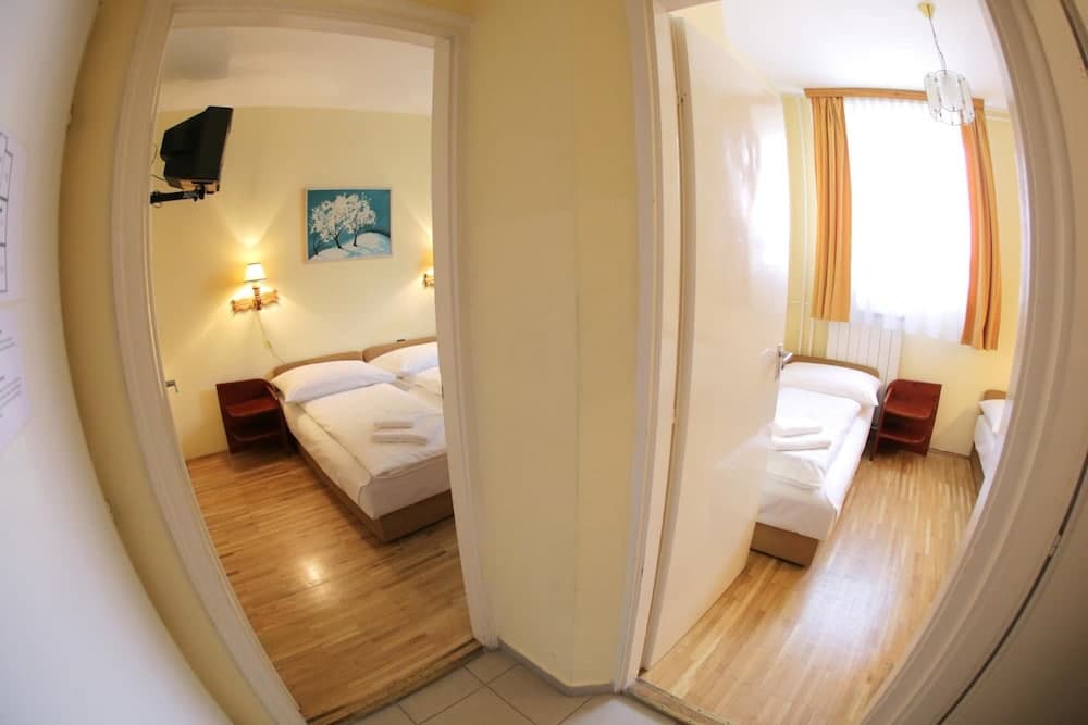 Hotel Bara Junior