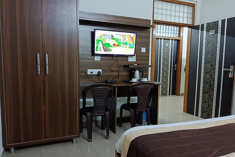 Hotel Divine