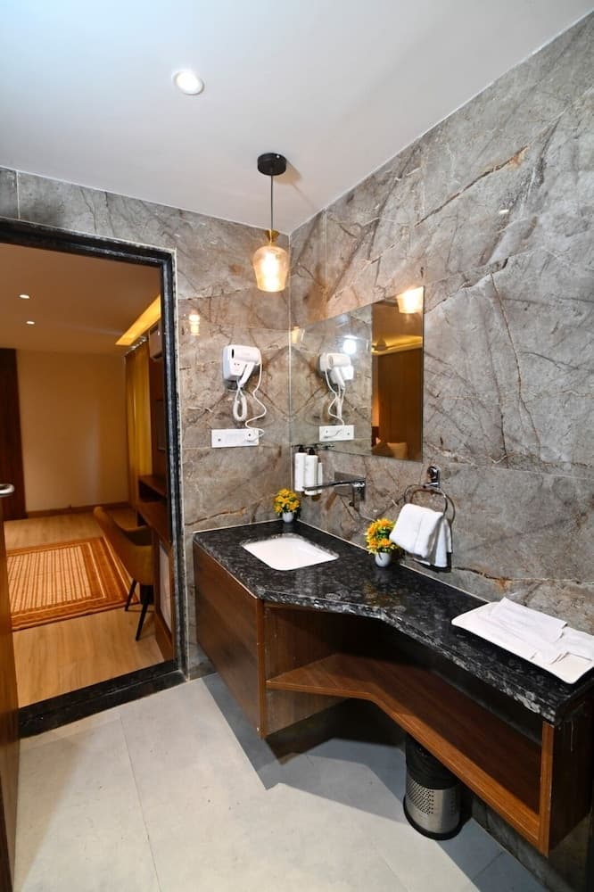 Carry Plus Hotel