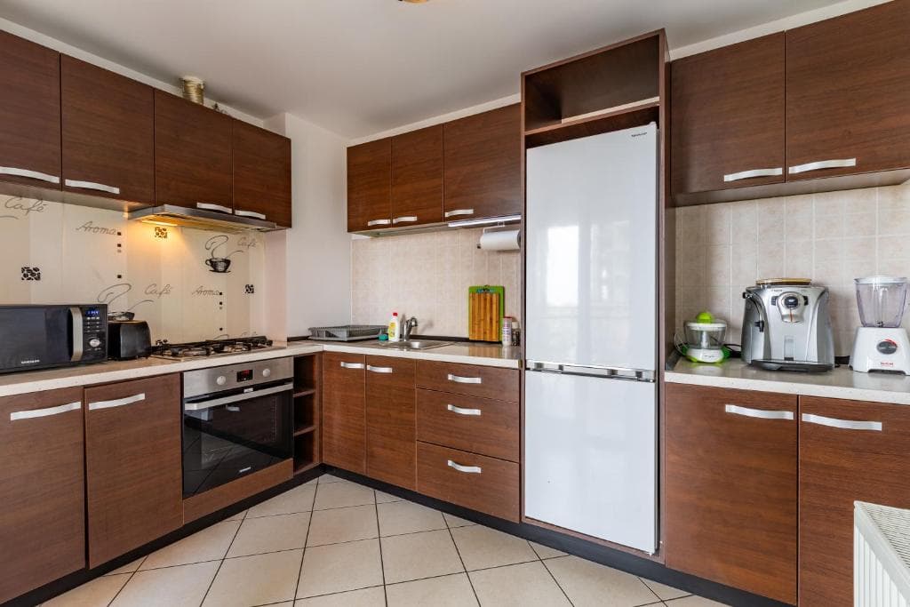 RING - Spacious DeLuxe Apartment, BIG Terrace, Plus FREE Underground Parking