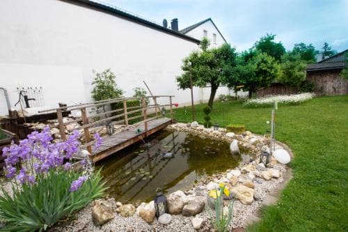 Pension Eichschmid Röll n Biergarten