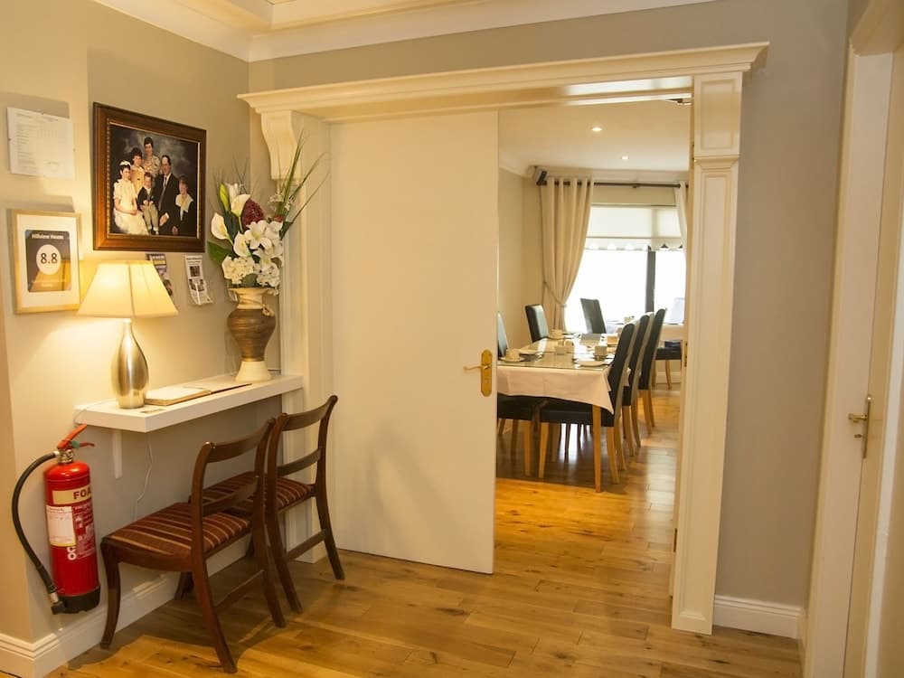Hillview House