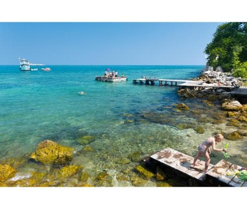 Mac Garden Resort