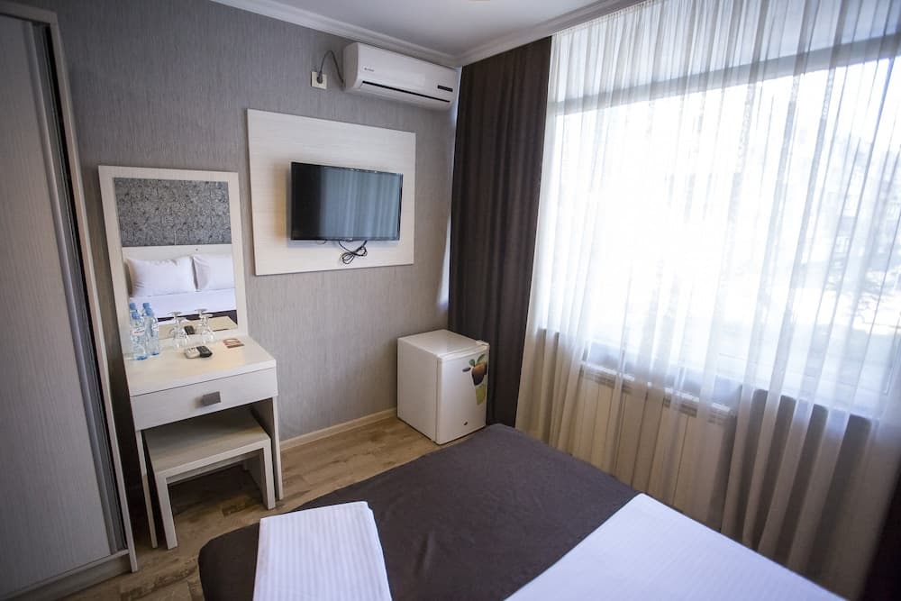 Hotel & Cafe Batus
