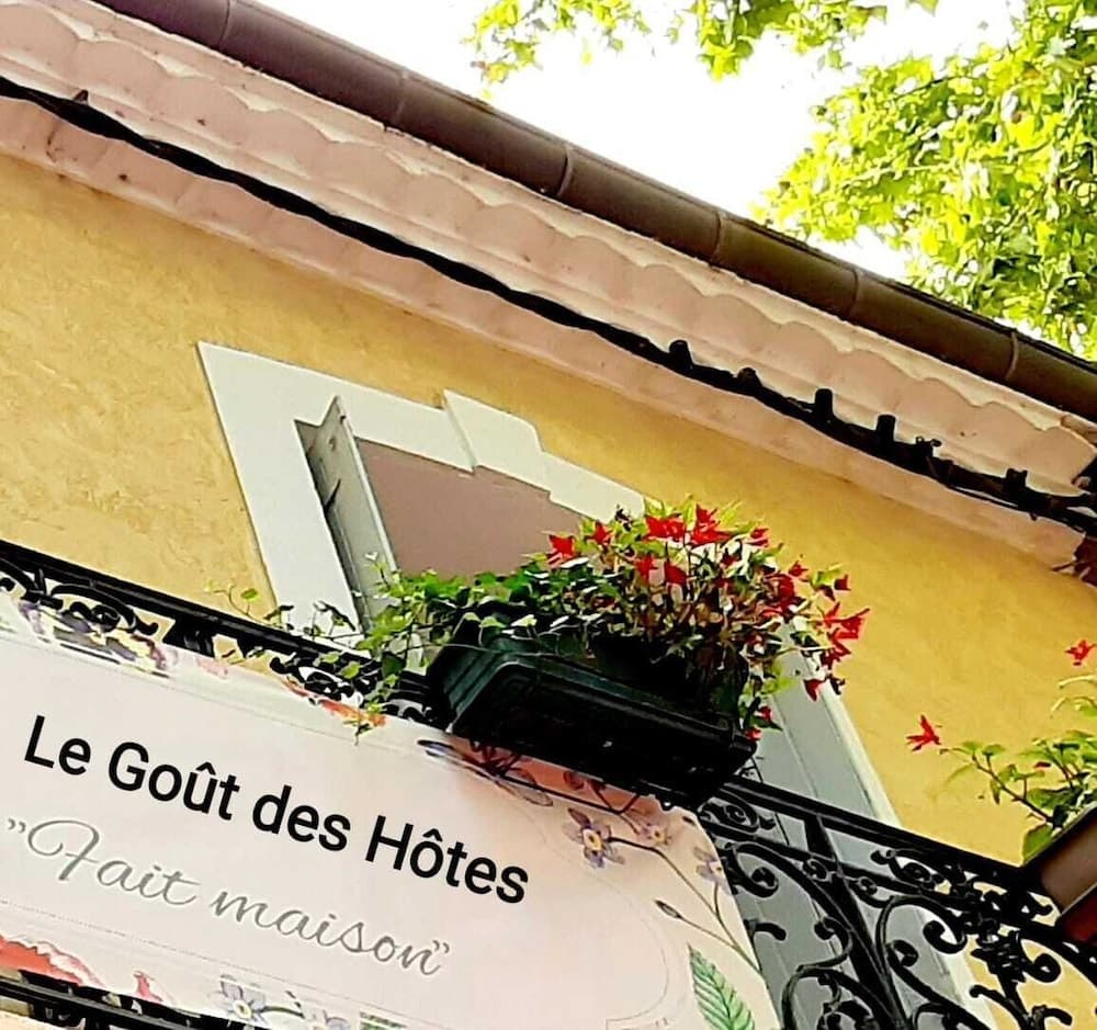 Le Goût Des Hôtes