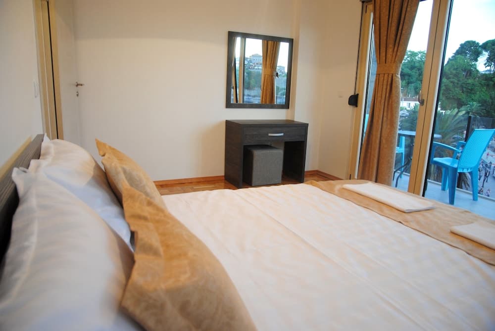 Hotel Cruiser