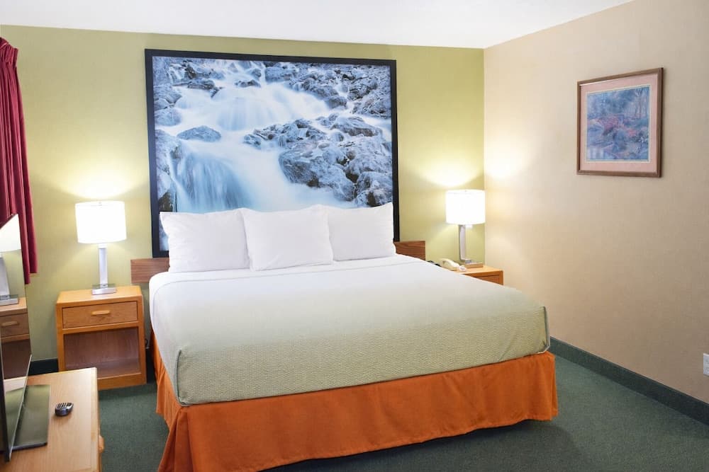 Super 8 By Wyndham Antigo