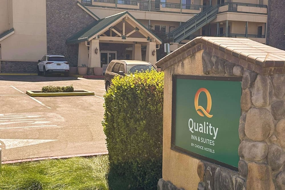 Quality Inn & Suites