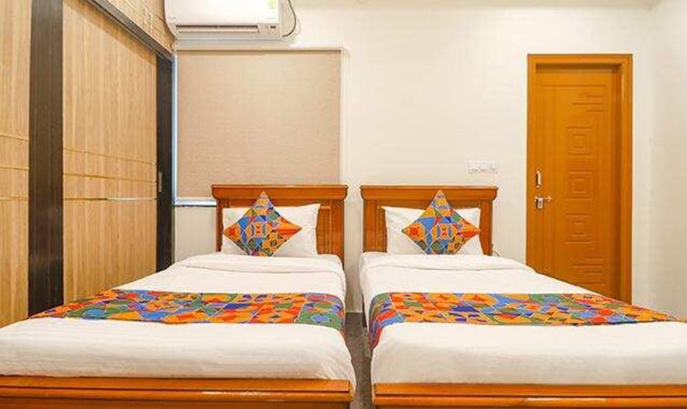 FabHotel SR Hitech City