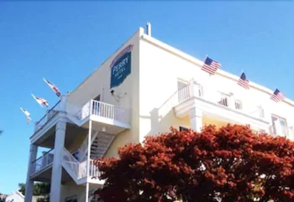 Hotel Perry