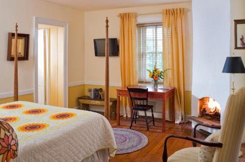 Historic Smithton Inn