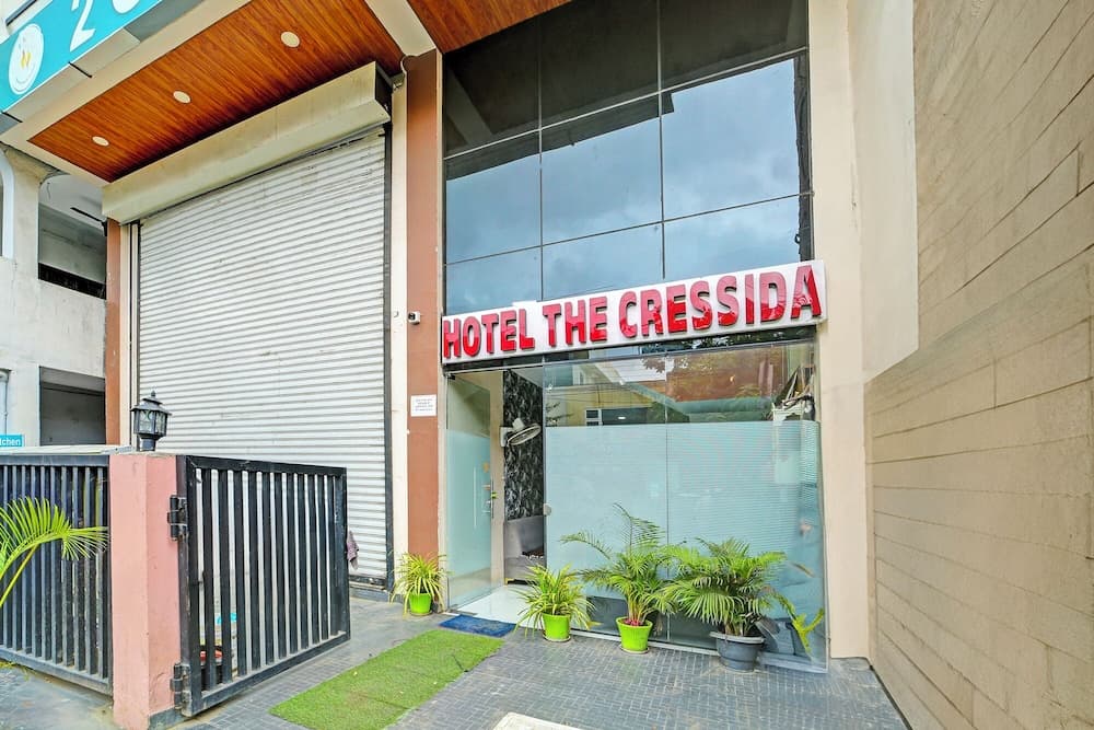 Fabhotel Cressdia