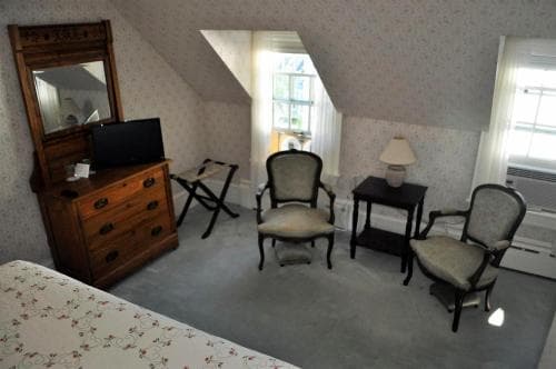 Stone Throw Cottage