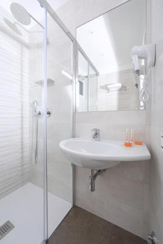 Hotel Simi Lan
