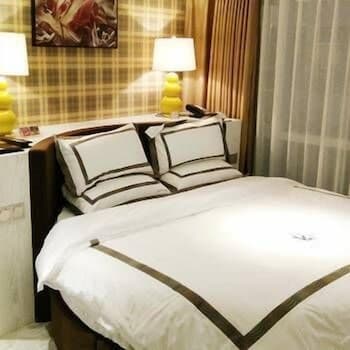 Lock Hotel