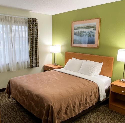 Hudson Inn & Suites