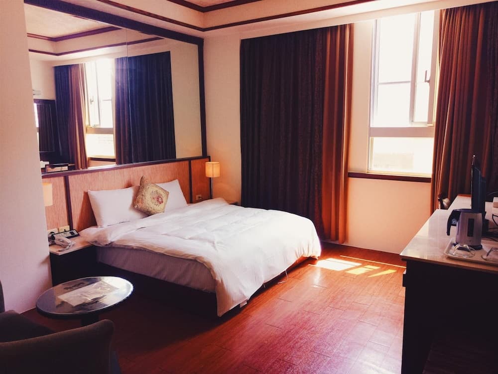 Jade Spring Hot Spring Hotel