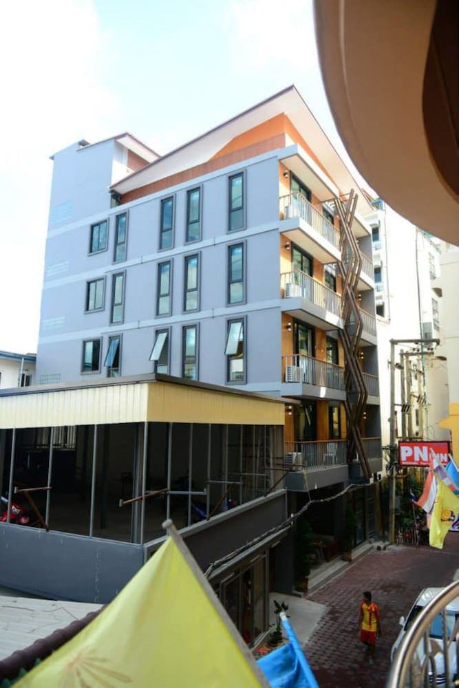 P72 Hotel